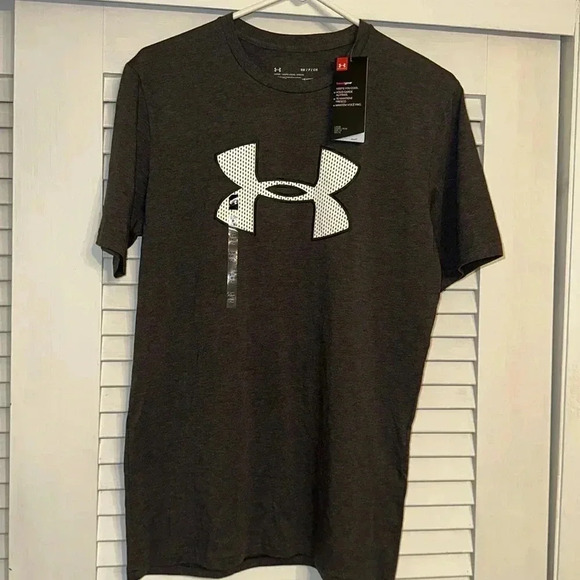 SALE NWT UA under armour men short sleeve tshirt gray graphic size small - Picture 1 of 4